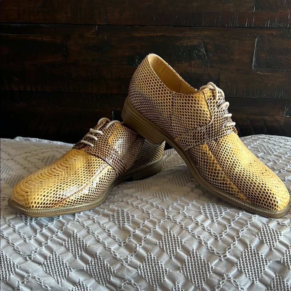 Giorgio Brutini Tan Oxford Snakeskin Shoes